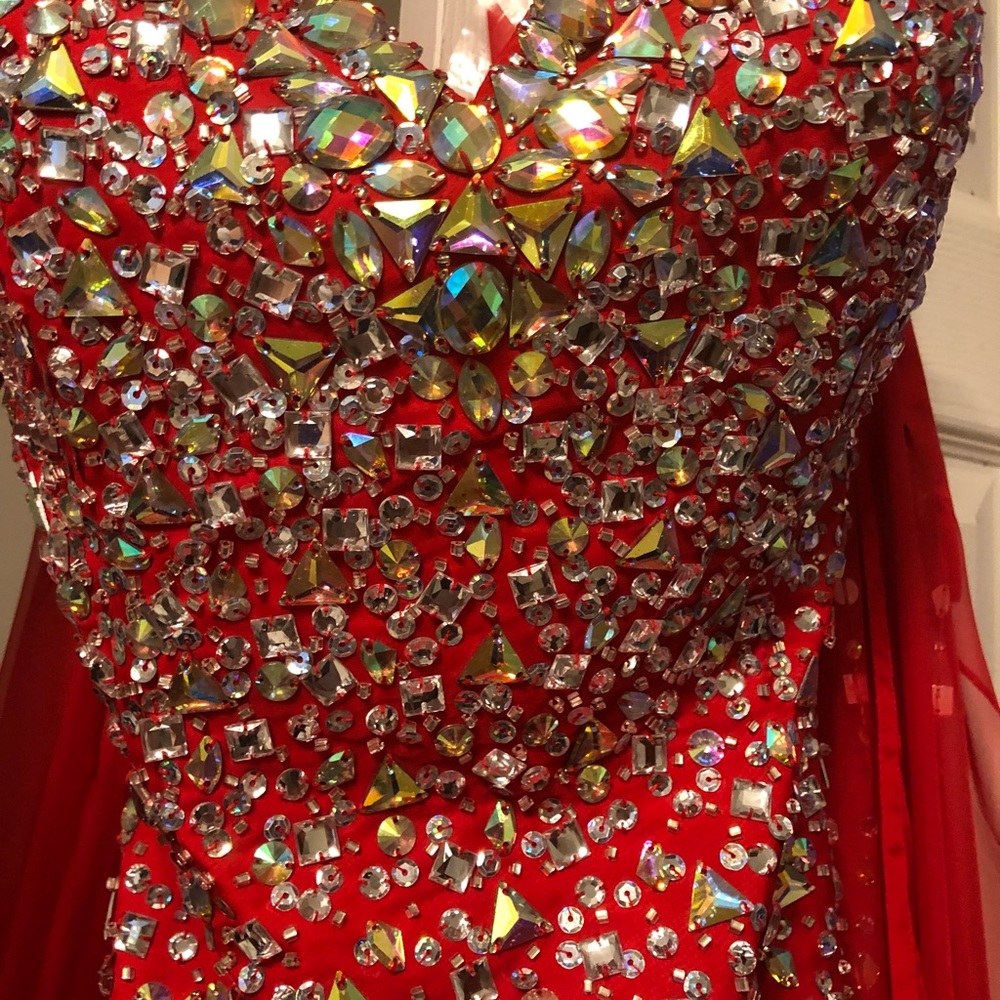 Beautiful prom dress with detachable skirt - Picture 2 of 3